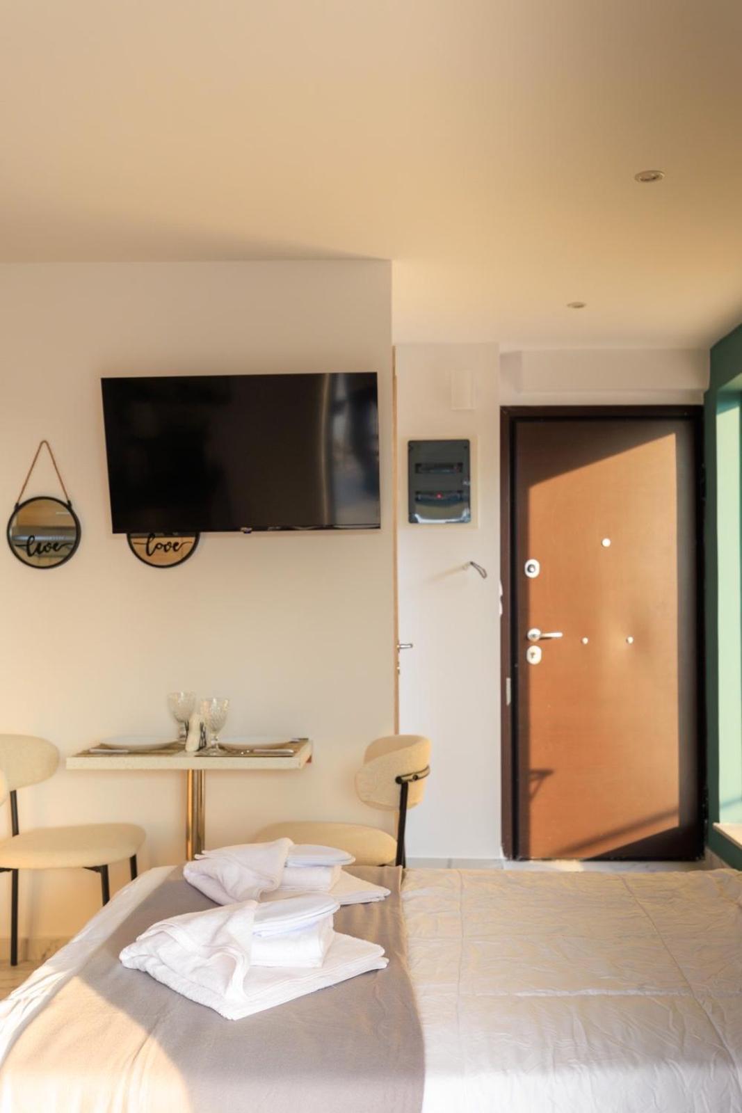 Aiolos Super Lux Suite Jucuzzi Nea Smyrni Centre Athens Luaran gambar